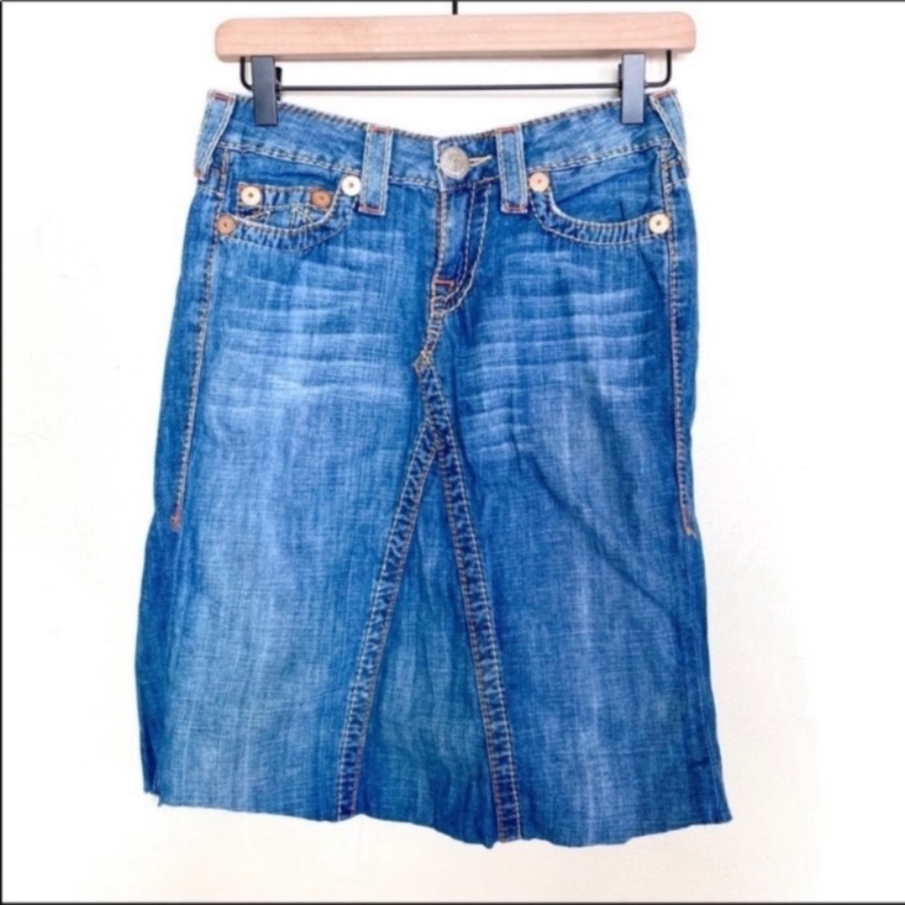 True Religion Bobby denim skirt big T size 25